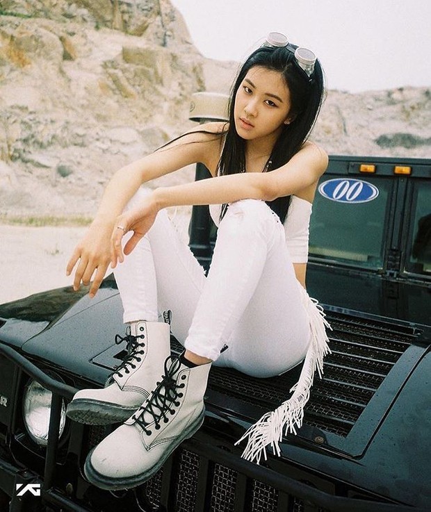 Có ai còn nhớ Rosé (BLACKPINK) thời “em còn non và xanh” thế nào không, nhìn cứ ngỡ chị em thất lạc với nữ idol nhà JYP này - Ảnh 14. Có ai còn nhớ Rosé (BLACKPINK) thời “em còn non và xanh” thế nào không, nhìn cứ ngỡ chị em thất lạc với nữ idol nhà JYP này - Ảnh 14.