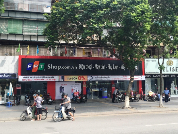 Vụ đánh cắp thông tin nhạy cảm của khách hàng: FPT Shop sa thải 3 nhân viên, cảnh báo các tài khoản giả mạo - Ảnh 1. Vụ đánh cắp thông tin nhạy cảm của khách hàng: FPT Shop sa thải 3 nhân viên, cảnh báo các tài khoản giả mạo - Ảnh 1.