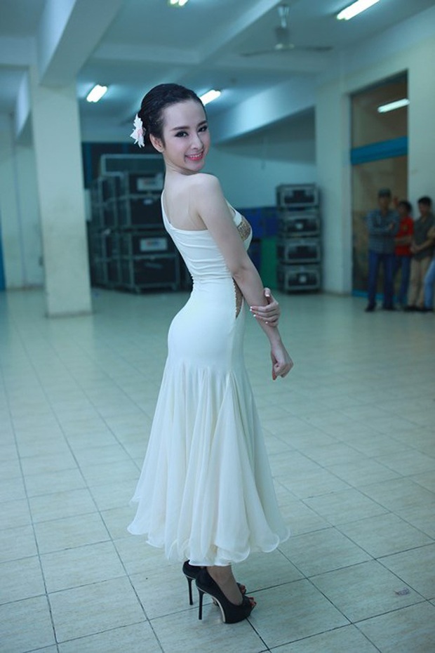 Người đẹp Việt nên học cách mặc quần độn mông để vòng 3 không... uốn lượn cung mây thế này - Ảnh 9. Người đẹp Việt nên học cách mặc quần độn mông để vòng 3 không... uốn lượn cung mây thế này - Ảnh 9.