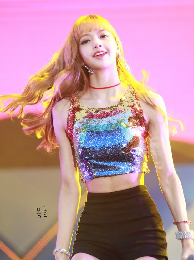 Lisa (BLACKPINK) xả ảnh hậu trường MV solo, kiểm chứng luôn vòng eo 51cm có thực sự đẹp hay nhỏ gầy phát sợ? - Ảnh 5.