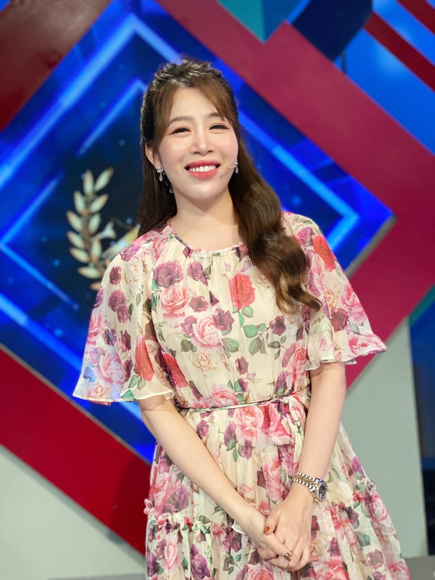 Netizen tràn vào hỏi chuyện Khánh Vy thế chỗ ở Đường Lên Đỉnh Olympia, MC Diệp Chi có phản ứng thế nào? - Ảnh 2. Netizen tràn vào hỏi chuyện Khánh Vy thế chỗ ở Đường Lên Đỉnh Olympia, MC Diệp Chi có phản ứng thế nào? - Ảnh 2.