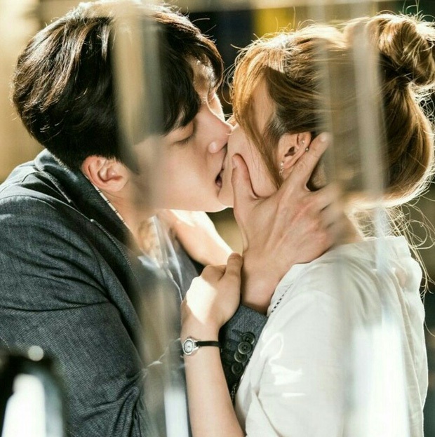 Giải ngố 18+: 3 vùng trên cơ thể cứ hôn hít thoải mái vì rất có lợi cho sức khỏe - Ảnh 2. Giải ngố 18+: 3 vùng trên cơ thể cứ hôn hít thoải mái vì rất có lợi cho sức khỏe - Ảnh 2.