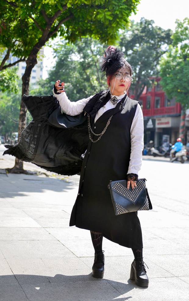 Chúng ta đã có những mùa Fashion Week đầy rẫy thảm hoạ gây chấn thương tâm lý như thế... - Ảnh 1. Chúng ta đã có những mùa Fashion Week đầy rẫy thảm hoạ gây chấn thương tâm lý như thế... - Ảnh 1.