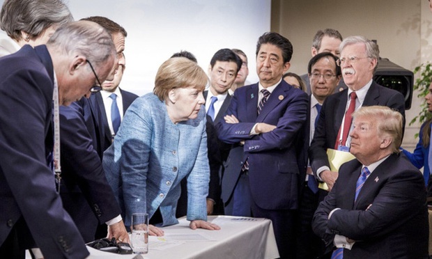 Bà Merkel trở thành Thủ tướng Đức đầu tiên rời nhiệm sở theo nguyện vọng cá nhân - Ảnh 3. Bà Merkel trở thành Thủ tướng Đức đầu tiên rời nhiệm sở theo nguyện vọng cá nhân - Ảnh 3.