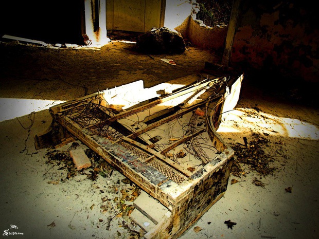 “Biệt phủ ma” giữa lòng nước Ý: Từ công trình hoành tráng bậc nhất đến địa điểm bỏ hoang sau án mạng khủng khiếp của gia chủ hoàng tộc - Ảnh 9.