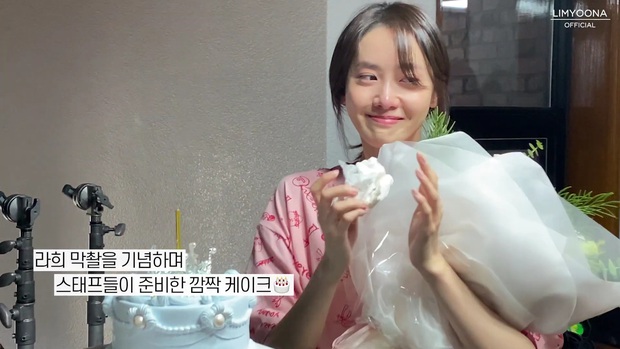 Yoona (SNSD) tung vlog mới khóc sưng mắt, dân tình chỉ chú ý nhan sắc không son phấn đỉnh cao - Ảnh 7.