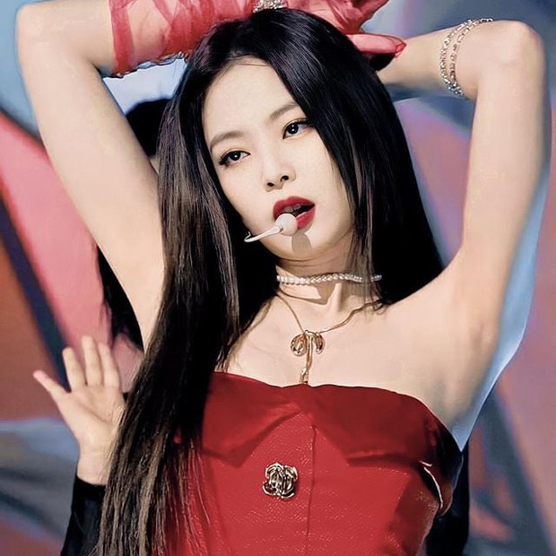 Jennie (BLACKPINK) bị YG cất trong tủ quá lâu, Knet kêu gào: Làm ơn push Jennie như dân tình đồn đại đi! - Ảnh 3. Jennie (BLACKPINK) bị YG cất trong tủ quá lâu, Knet kêu gào: Làm ơn push Jennie như dân tình đồn đại đi! - Ảnh 3.