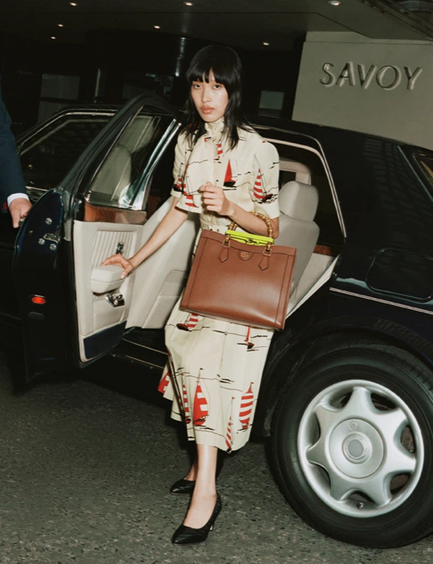 Phương Oanh - Gen Z khiến giới thời trang Việt Nam tự hào: Chụp hình cùng Vogue, Gucci; sải bước cho Dolce & Gabbana - Ảnh 6.