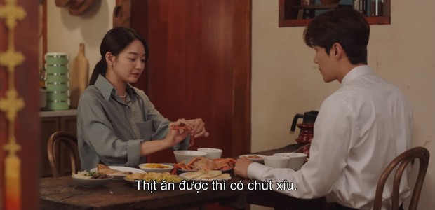 Shin Min Ah vừa tỏ tình, Kim Seon Ho đã đáp lễ bằng nụ hôn ngọt lịm ở Hometown Cha-Cha-Cha tập 10 - Ảnh 7.