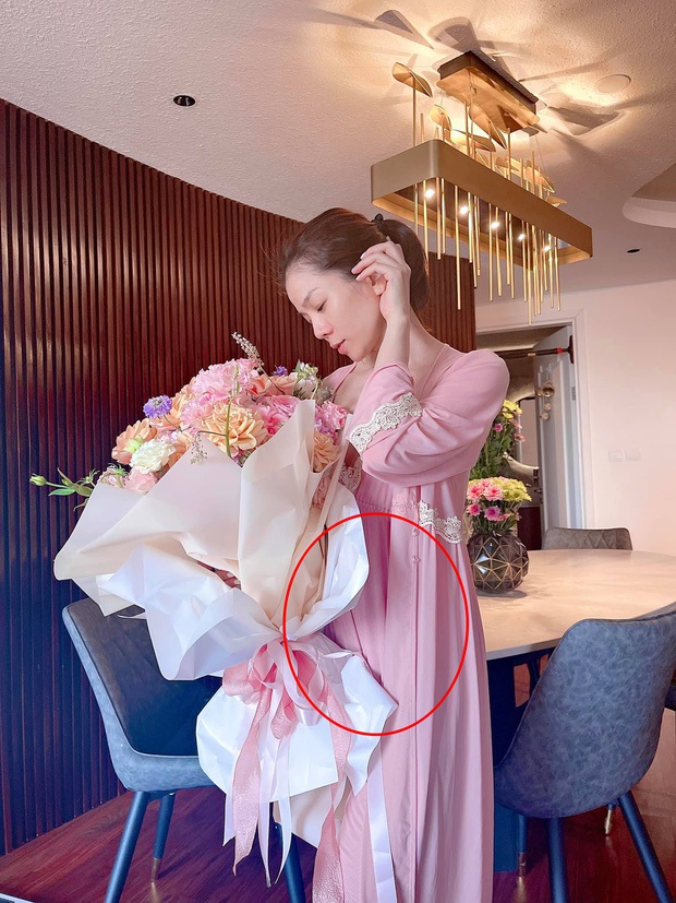 Khoảnh khắc hiếm: Rũ bỏ vẻ lạnh lùng, Lâm Bảo Châu cười tươi khi Lệ Quyên cà khịa Quang Hà - Ảnh 5. Khoảnh khắc hiếm: Rũ bỏ vẻ lạnh lùng, Lâm Bảo Châu cười tươi khi Lệ Quyên cà khịa Quang Hà - Ảnh 5.
