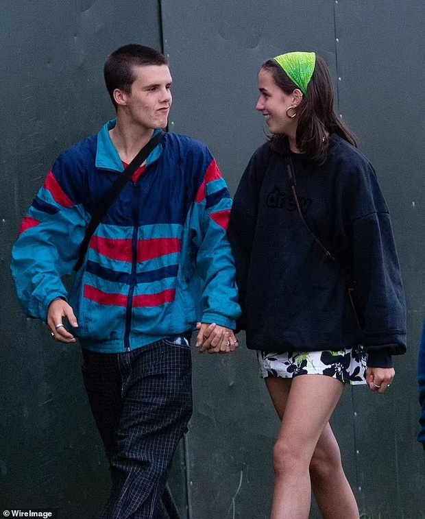3 nàng dâu tương lai nhà Beckham: Brooklyn mê mẩn ái nữ tỷ phú bốc lửa, Romeo yêu mẫu 1m78, cậu út kín tiếng lại có bồ xịn xò - Ảnh 23. 3 nàng dâu tương lai nhà Beckham: Brooklyn mê mẩn ái nữ tỷ phú bốc lửa, Romeo yêu mẫu 1m78, cậu út kín tiếng lại có bồ xịn xò - Ảnh 23.
