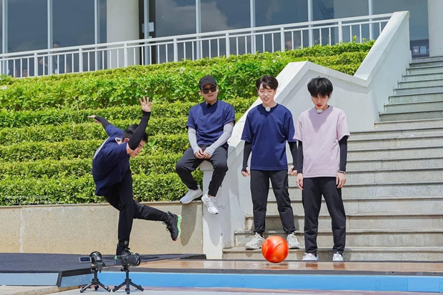 Điểm sáng đáng mừng ở tập 2 Running Man: Hài hước, lăn xả và mặn mà hơn rồi! - Ảnh 3. Điểm sáng đáng mừng ở tập 2 Running Man: Hài hước, lăn xả và mặn mà hơn rồi! - Ảnh 3.