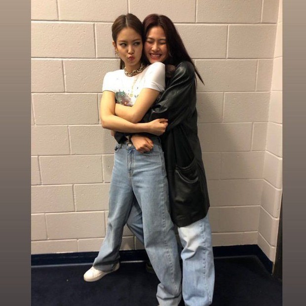 Jennie ghé trường quay Squid Game, giúp cô bạn thân Jung Ho Yeon lập kỷ lục mới trên Instagram cá nhân - Ảnh 4.