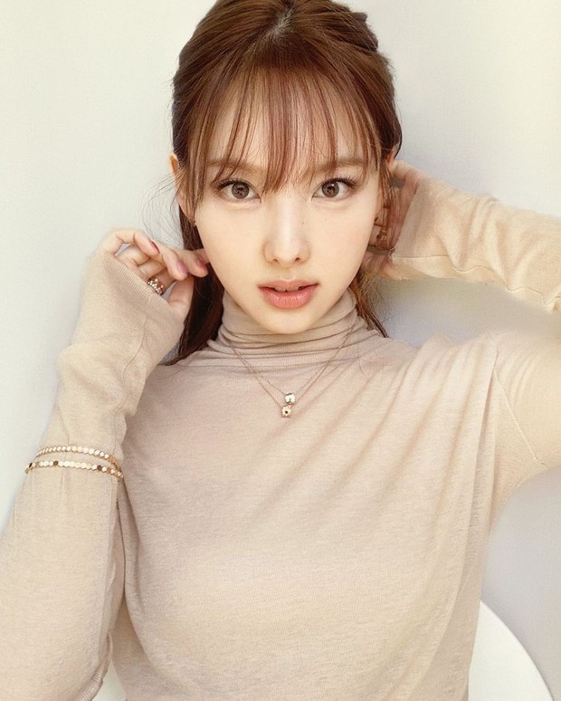 Rất hiếm mới thấy 3 thế hệ nhan sắc xứ Hàn cùng đọ visual, Song Hye Kyo lần này có cho đàn em ngửi khói? - Ảnh 6. Rất hiếm mới thấy 3 thế hệ nhan sắc xứ Hàn cùng đọ visual, Song Hye Kyo lần này có cho đàn em ngửi khói? - Ảnh 6.