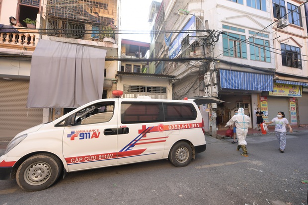 Hà Nội: Đưa ca F0 và các trường hợp F1 ở quận Hà Đông đi điều trị, cách ly - Ảnh 6.