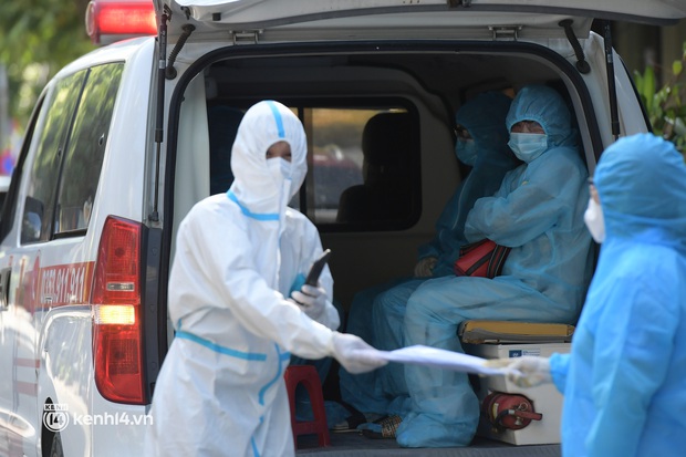 Hà Nội: Đưa ca F0 và các trường hợp F1 ở quận Hà Đông đi điều trị, cách ly - Ảnh 7.