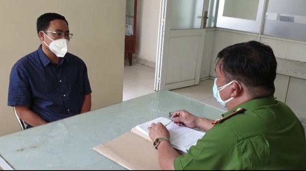 Thay đổi tội danh với người đàn ông tự xưng Ban chỉ đạo quận 7 rồi chửi bới bảo vệ siêu thị ở Sài Gòn - Ảnh 1.