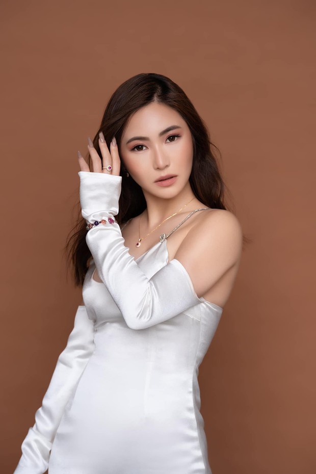 Hương Tràm sang Mỹ du học: Vướng tin đồn mang thai, bán xe, bán nhà 3 tỷ để trang trải - Ảnh 2. Hương Tràm sang Mỹ du học: Vướng tin đồn mang thai, bán xe, bán nhà 3 tỷ để trang trải - Ảnh 2.