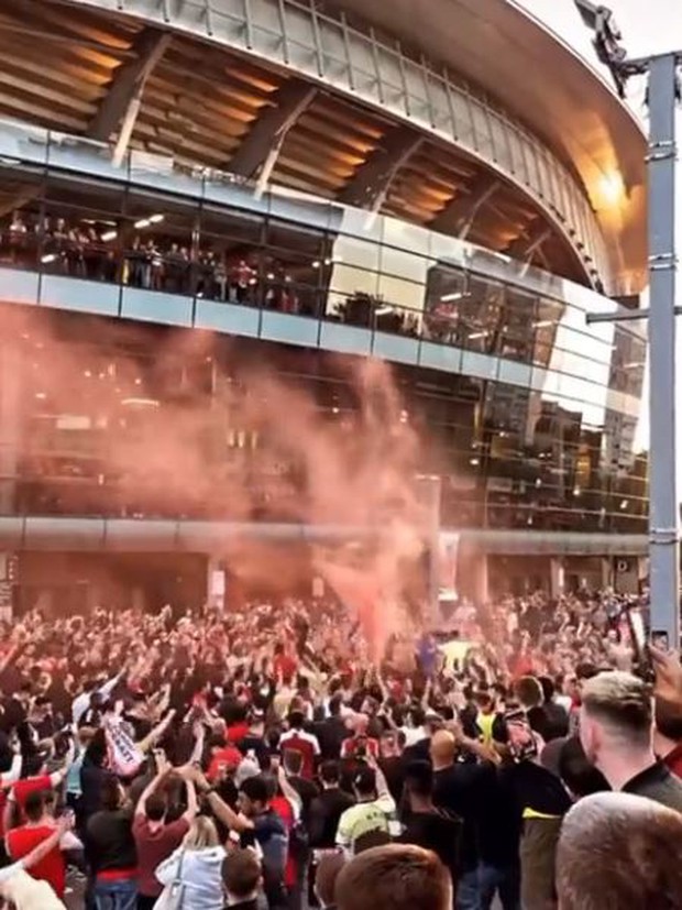 Arsenal trở lại mạnh mẽ, nữ MC xinh đẹp sẽ được dịp lột đồ khi mùa giải hạ màn? - Ảnh 6. Arsenal trở lại mạnh mẽ, nữ MC xinh đẹp sẽ được dịp lột đồ khi mùa giải hạ màn? - Ảnh 6.