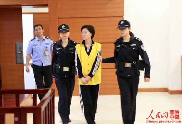 Sự lụi tàn của một đóa hồng gai: Dùng nhan sắc tiến thân vào giới thượng lưu, lừa hơn 6.000 tỷ trong 4 năm và chuốc lấy cái kết thê thảm - Ảnh 6. Sự lụi tàn của một đóa hồng gai: Dùng nhan sắc tiến thân vào giới thượng lưu, lừa hơn 6.000 tỷ trong 4 năm và chuốc lấy cái kết thê thảm - Ảnh 6.