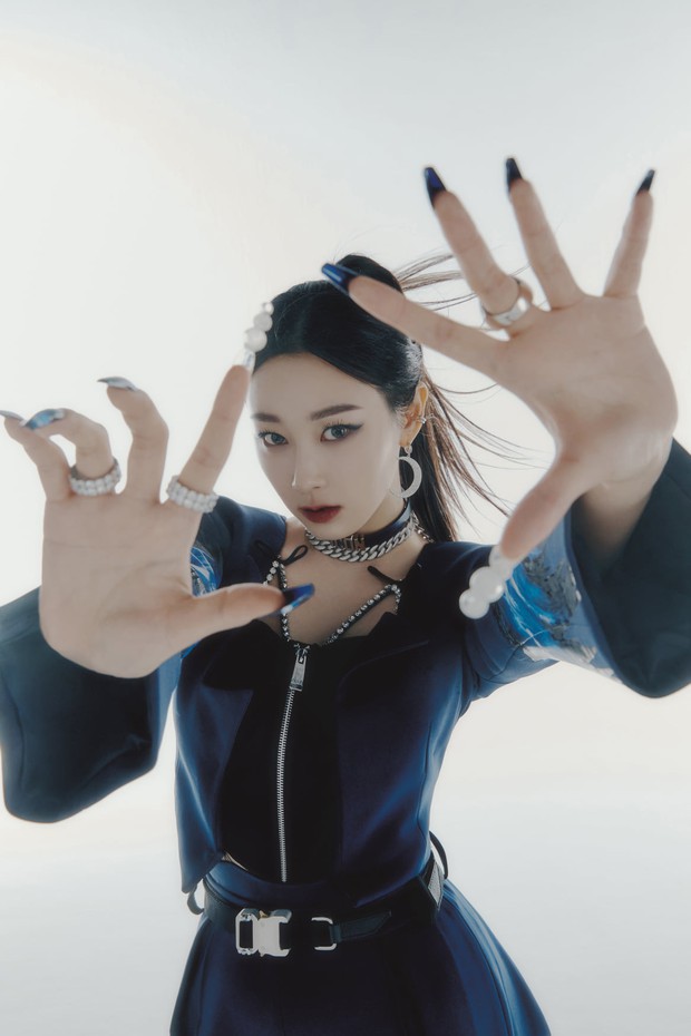 Nhìn màn lột xác quá đỉnh của idol người Nhật nhóm aespa, Knet trầm trồ: Chỉ cần debut, còn lại cứ để SM lo! - Ảnh 5. Nhìn màn lột xác quá đỉnh của idol người Nhật nhóm aespa, Knet trầm trồ: Chỉ cần debut, còn lại cứ để SM lo! - Ảnh 5.