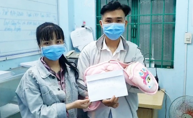 Bắt giữ đối tượng truy nã vừa sinh con, công an hỗ trợ tiền mua sữa - Ảnh 2. Bắt giữ đối tượng truy nã vừa sinh con, công an hỗ trợ tiền mua sữa - Ảnh 2.