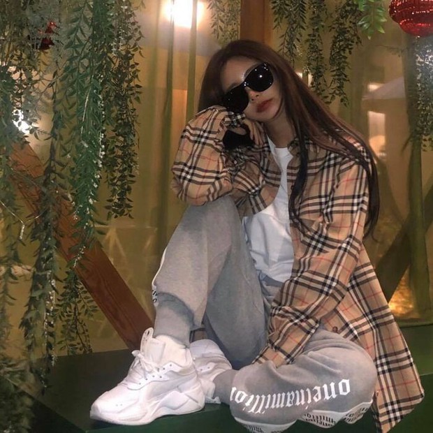 Nữ Idol Kpop đình đám Gen 2 bất ngờ viết caption tiếng Việt, cảm ơn fan vì đẩy thẳng single lên #1 Itunes Việt Nam - Ảnh 7. Nữ Idol Kpop đình đám Gen 2 bất ngờ viết caption tiếng Việt, cảm ơn fan vì đẩy thẳng single lên #1 Itunes Việt Nam - Ảnh 7.