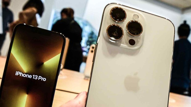 iPhone 13 đến tay khách hàng muộn hơn dự kiến - Ảnh 1. iPhone 13 đến tay khách hàng muộn hơn dự kiến - Ảnh 1.