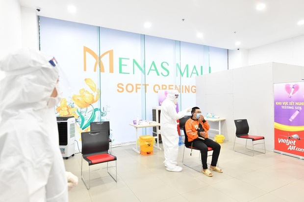 Ứng dụng công nghệ trong xét nghiệm Covid-19: Giảm 50% nhân lực y tế, người dân và tài xế hào hứng vì thuận tiện, tiết kiệm thời gian - Ảnh 5. Ứng dụng công nghệ trong xét nghiệm Covid-19: Giảm 50% nhân lực y tế, người dân và tài xế hào hứng vì thuận tiện, tiết kiệm thời gian - Ảnh 5.