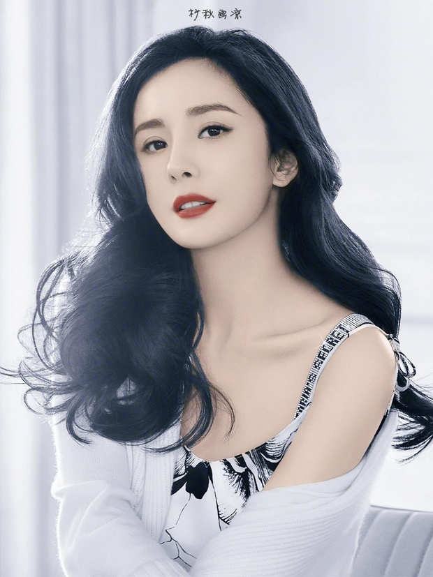 Mỹ nhân Hoa ngữ là nạn nhân của bạo lực phim trường: Dương Mịch bị đạo diễn tát, người cuối còn bị quấy rối tình dục - Ảnh 1. Mỹ nhân Hoa ngữ là nạn nhân của bạo lực phim trường: Dương Mịch bị đạo diễn tát, người cuối còn bị quấy rối tình dục - Ảnh 1.