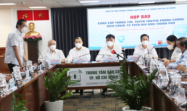 TP.HCM mở lại nhiều dịch vụ, cắt tóc - gội đầu được hoạt động tối đa 50% công suất - Ảnh 1. TP.HCM mở lại nhiều dịch vụ, cắt tóc - gội đầu được hoạt động tối đa 50% công suất - Ảnh 1.