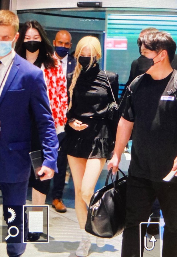 Rosé (BLACKPINK) trở về Hàn sau màn gây bão Paris Fashion Week: Mặt xinh như tiên tử, nhưng váy ngắn cũn cỡn thấy nguy hiểm giùm - Ảnh 6.