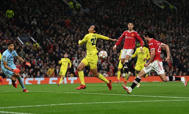 Ronaldo ghi bàn phút cuối cùng, giải cứu MU khỏi thảm hoạ ngay trên sân nhà - Ảnh 13. Ronaldo ghi bàn phút cuối cùng, giải cứu MU khỏi thảm hoạ ngay trên sân nhà - Ảnh 13.