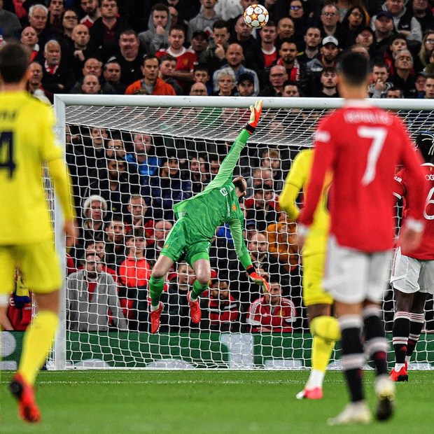Ronaldo ghi bàn phút cuối cùng, giải cứu MU khỏi thảm hoạ ngay trên sân nhà - Ảnh 6. Ronaldo ghi bàn phút cuối cùng, giải cứu MU khỏi thảm hoạ ngay trên sân nhà - Ảnh 6.