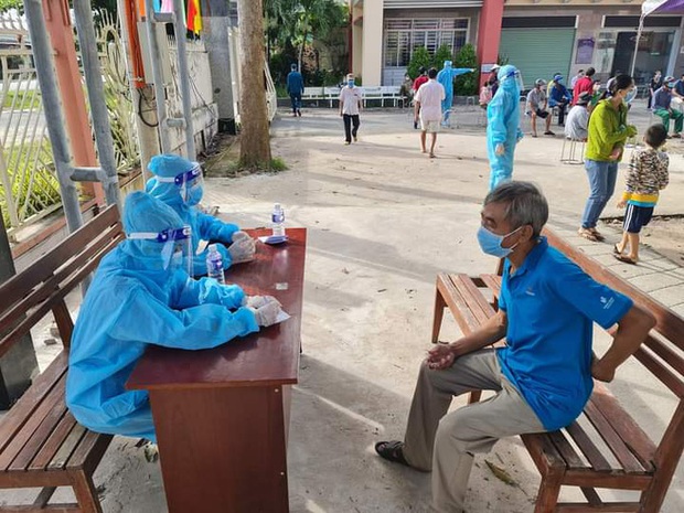 Bình Dương: Huy động lực lượng để tiêm 1 triệu liều vắc-xin Sinopharm trong 4 ngày - Ảnh 2.