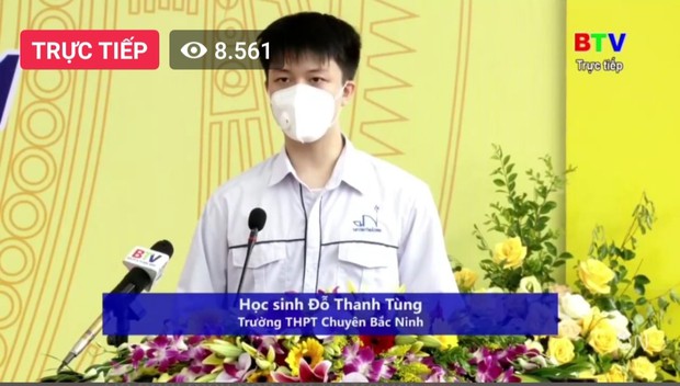 Nam sinh đại diện toàn tỉnh trong buổi khai giảng trực tuyến, nhan sắc hết nước chấm, nhà trường quả biết chọn mặt quá! - Ảnh 2.