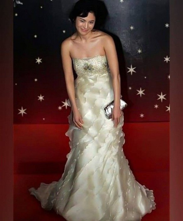 Nhan sắc Song Hye Kyo cũng không độ nổi 3 màn makeup xấu, đáng sợ nhất là layout cuối! - Ảnh 4.