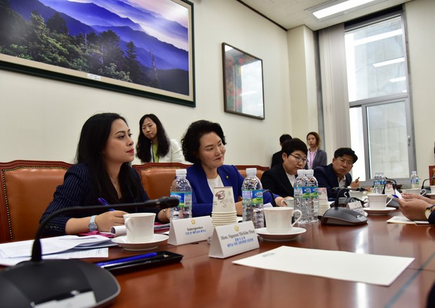 Người Việt đầu tiên trở thành công dân danh dự Seoul vén màn hậu trường nghề phiên dịch cho các chính khách và chủ tịch tập đoàn lớn - Ảnh 8.