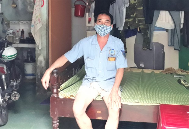Nhiều hộ dân ở Đà Nẵng muốn đổi mì tôm, cá hộp sang tiền hỗ trợ, lãnh đạo phường nói gì? - Ảnh 1. Nhiều hộ dân ở Đà Nẵng muốn đổi mì tôm, cá hộp sang tiền hỗ trợ, lãnh đạo phường nói gì? - Ảnh 1.