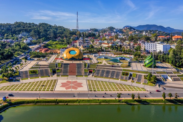 Loạt quán xá hot nhất Đà Lạt thông báo mở cửa trở lại, dân tình hò reo vui mừng: Hết dịch là tới công chuyện với tui! - Ảnh 1. Loạt quán xá hot nhất Đà Lạt thông báo mở cửa trở lại, dân tình hò reo vui mừng: Hết dịch là tới công chuyện với tui! - Ảnh 1.