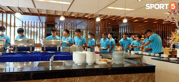Cầu thủ tuyển Việt Nam sẽ làm gì khi nghỉ xả trại 1 tuần? - Ảnh 3.