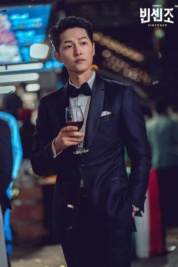 Loạt phim Hàn ấn tượng nhất 3 quý đầu năm 2021: Bom tấn của Song Joong Ki - Hospital Playlist 2 so kè khốc liệt - Ảnh 2. Loạt phim Hàn ấn tượng nhất 3 quý đầu năm 2021: Bom tấn của Song Joong Ki - Hospital Playlist 2 so kè khốc liệt - Ảnh 2.