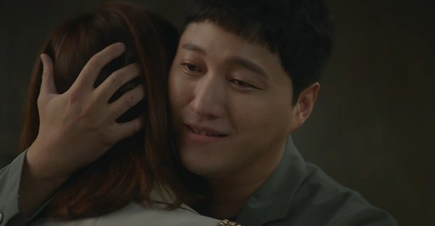 Quá hot: Ik Jun - Song Hwa hôn cháy màn hình, đôi nhà Gấu cũng chính thức yêu nhau luôn trong Hospital Playlist 2 tập 11! - Ảnh 11. Quá hot: Ik Jun - Song Hwa hôn cháy màn hình, đôi nhà Gấu cũng chính thức yêu nhau luôn trong Hospital Playlist 2 tập 11! - Ảnh 11.