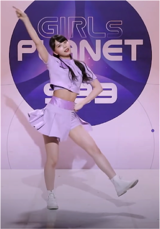 Top 1 Girls Planet 999 hiện tại: Idol Nhật Bản toàn năng, nghi vấn gia thế khủng, truyền nhân tóc mái của Lisa - Ảnh 11. Top 1 Girls Planet 999 hiện tại: Idol Nhật Bản toàn năng, nghi vấn gia thế khủng, truyền nhân tóc mái của Lisa - Ảnh 11.