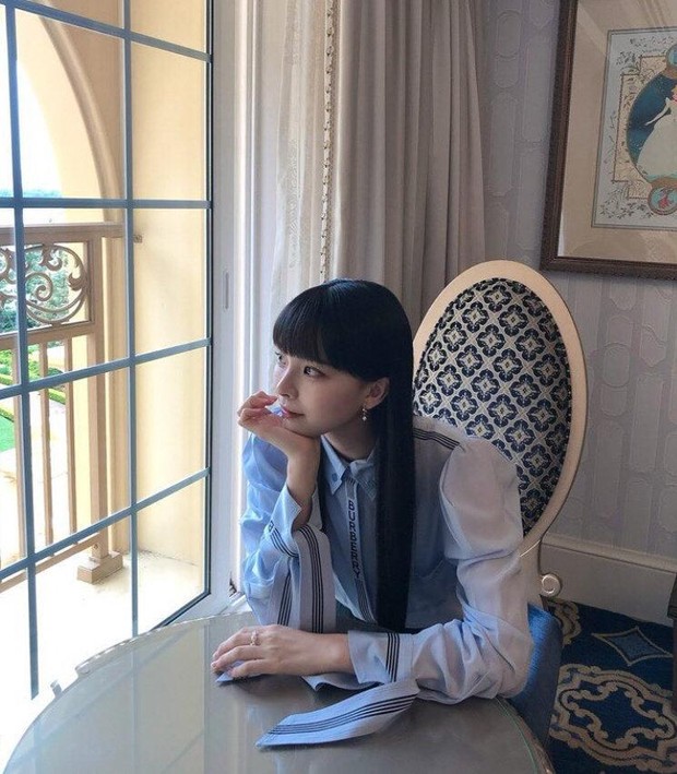 Top 1 Girls Planet 999 hiện tại: Idol Nhật Bản toàn năng, nghi vấn gia thế khủng, truyền nhân tóc mái của Lisa - Ảnh 5. Top 1 Girls Planet 999 hiện tại: Idol Nhật Bản toàn năng, nghi vấn gia thế khủng, truyền nhân tóc mái của Lisa - Ảnh 5.