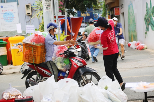Combo đi chợ hộ siêu rẻ diễn ra ở quận Phú Nhuận: 150 ngàn có ngay 2 ký thịt tặng kèm rau củ, được ship tận cửa nhà - Ảnh 1. Combo đi chợ hộ siêu rẻ diễn ra ở quận Phú Nhuận: 150 ngàn có ngay 2 ký thịt tặng kèm rau củ, được ship tận cửa nhà - Ảnh 1.