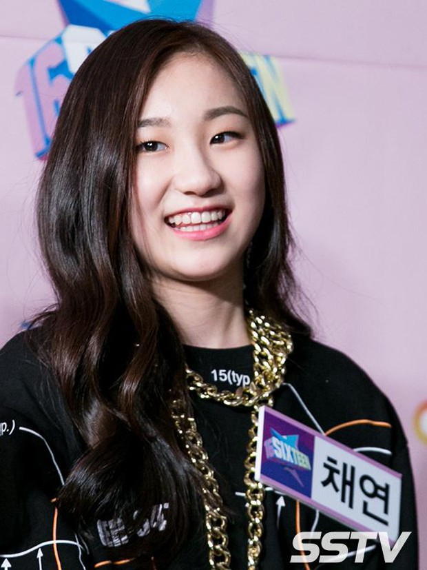 Sự nghiệp lênh đênh của Chaeyeon: Lỡ cơ hội debut với TWICE, IZ*ONE tan rã chóng vánh, đến lúc đi thi đấu thì liên tục rơi nước mắt - Ảnh 7. Sự nghiệp lênh đênh của Chaeyeon: Lỡ cơ hội debut với TWICE, IZ*ONE tan rã chóng vánh, đến lúc đi thi đấu thì liên tục rơi nước mắt - Ảnh 7.