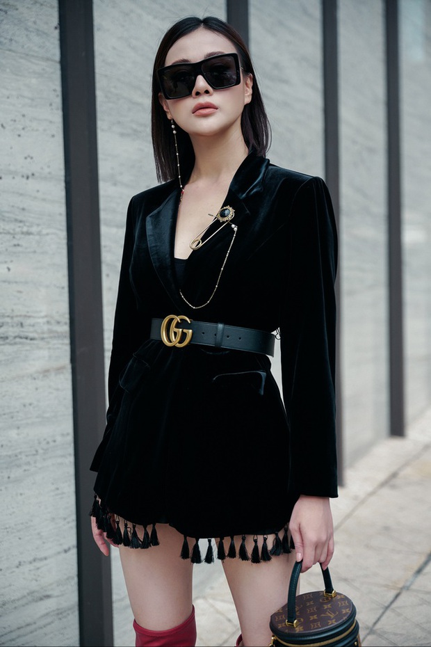 Đập tan tin đồn dùng hàng fake, Phương Oanh được chứng minh diện khăn Chanel xịn 100% trong Hương Vị Tình Thân - Ảnh 12. Đập tan tin đồn dùng hàng fake, Phương Oanh được chứng minh diện khăn Chanel xịn 100% trong Hương Vị Tình Thân - Ảnh 12.