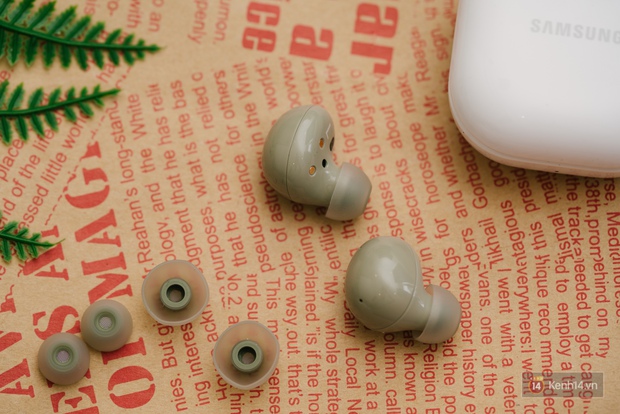 Đánh giá Galaxy Buds 2: lựa chọn dành cho các fan Android, đối trọng của Apple AirPods - Ảnh 8. Đánh giá Galaxy Buds 2: lựa chọn dành cho các fan Android, đối trọng của Apple AirPods - Ảnh 8.