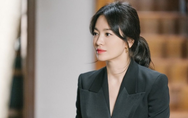 Song Hye Kyo trắng tay dù SBS Drama Awards như đại hội xả cúp, netizen mỉa mai chị hết thời thật rồi - Ảnh 7. Song Hye Kyo trắng tay dù SBS Drama Awards như đại hội xả cúp, netizen mỉa mai chị hết thời thật rồi - Ảnh 7.